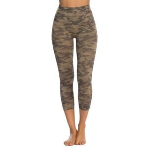 Spanx Green Desert Camo‎ 'Look at Me Now' Seamless Cropped Leggings 1X Plus Size